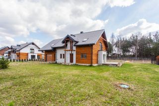 Uroczy | stan deweloperski | technologia tradycyjna
Dom na sprzedaż
Powierzchnia: 214,80 m2
Rok budowy: 2020
CHECHŁO / OLKUSZ